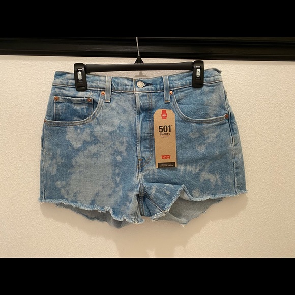 Levi’s Women’s 501 High Rise Bleach Wash Denim Shorts - Waist Size 25 - Picture 9 of 16